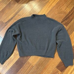 Hollister sweater, size small